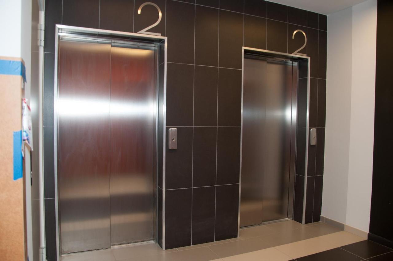 Apartament Cybernetyki Mokotow Varšava Exteriér fotografie
