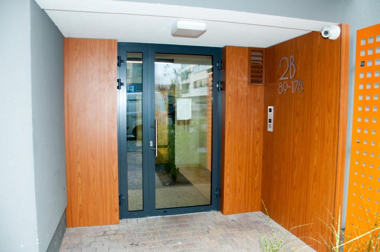 Apartament Cybernetyki Mokotow Varšava Exteriér fotografie