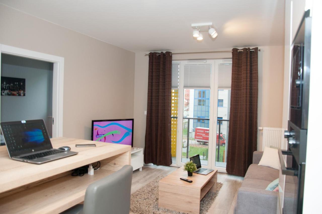Apartament Cybernetyki Mokotow Varšava Exteriér fotografie